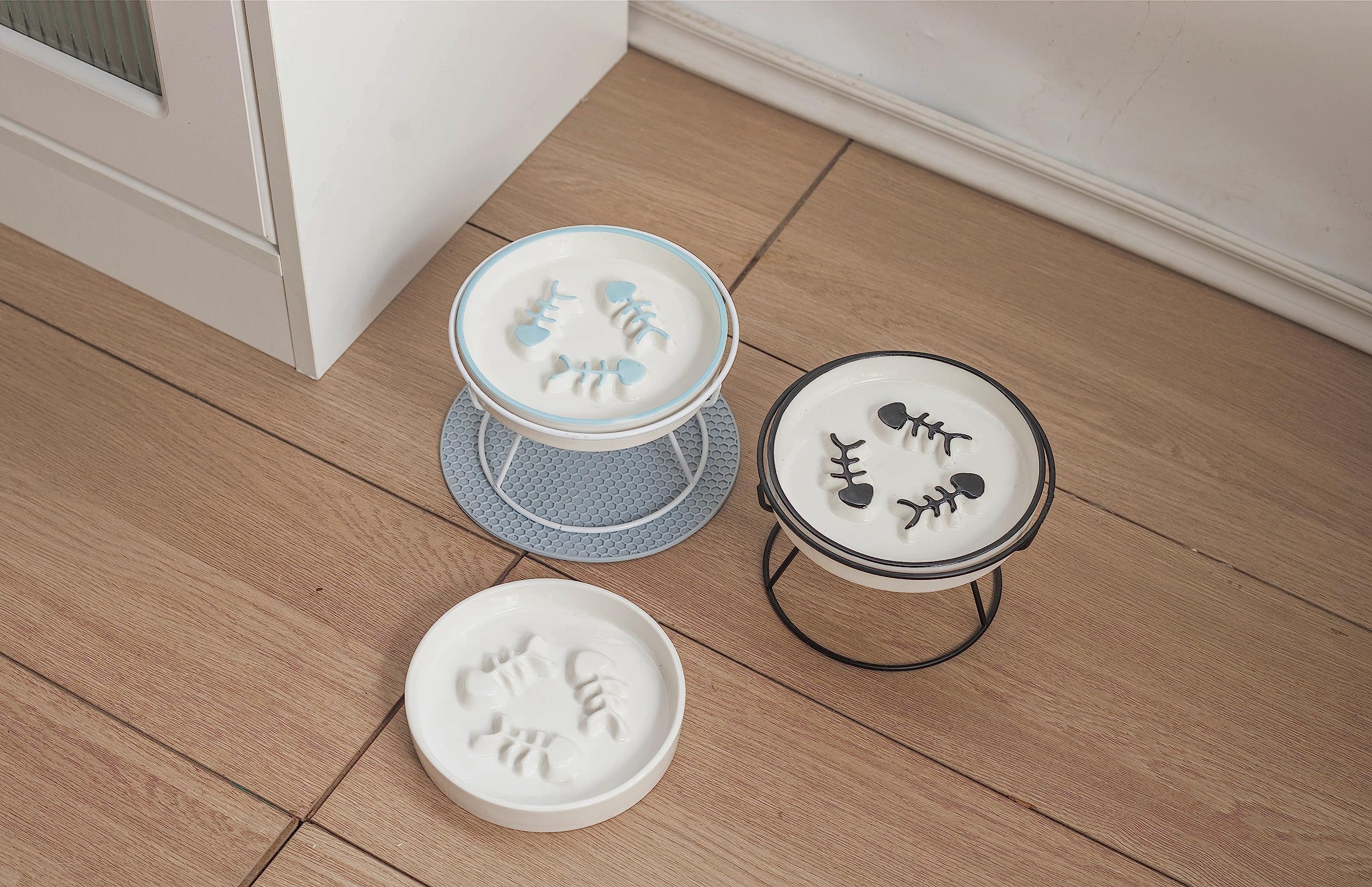 TRUNDISAN elevated cat bowl with sturdy base prevents tipping during meals