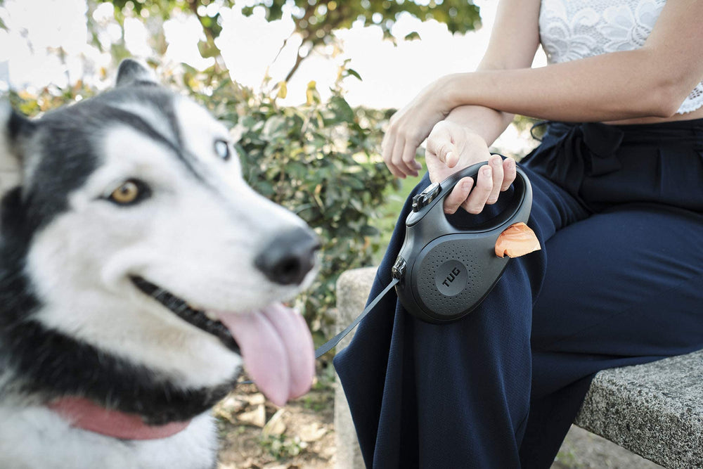 TUG Oval ergonomic grip emphasizes comfortable handling on long strolls.