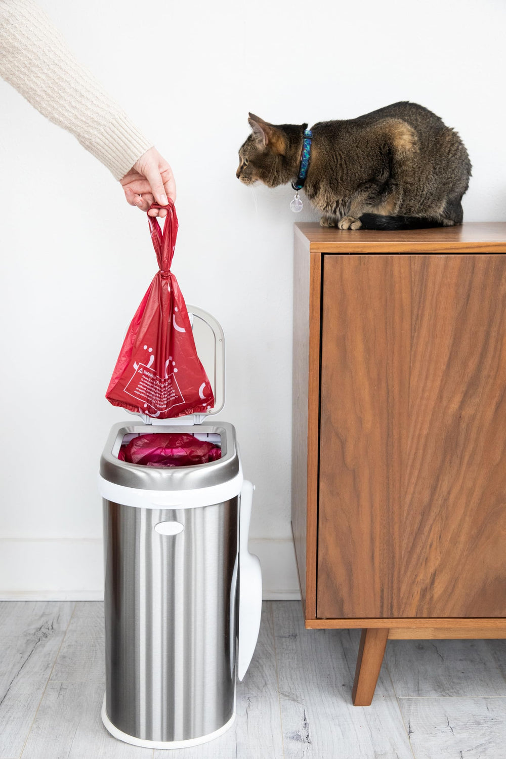 Ubbi Pet Waste Sacks 400-count bulk pack for busy homes.