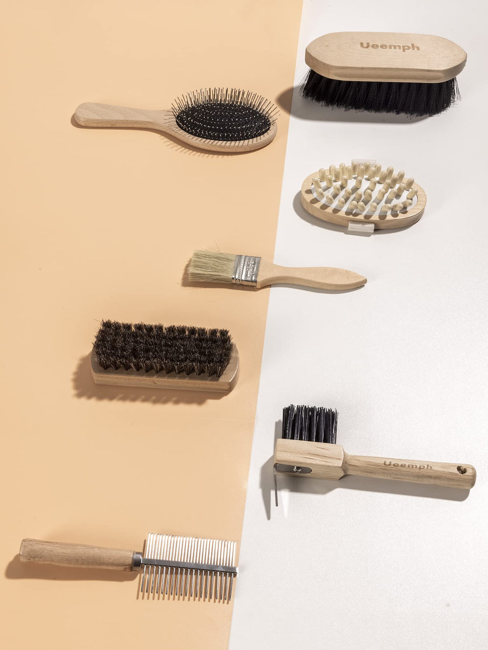 Ueemph curry comb loosens dirt and helps coat prep
