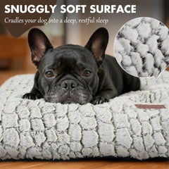 ULIGOTA crate pad shows waterproof bottom protecting floors and crates.