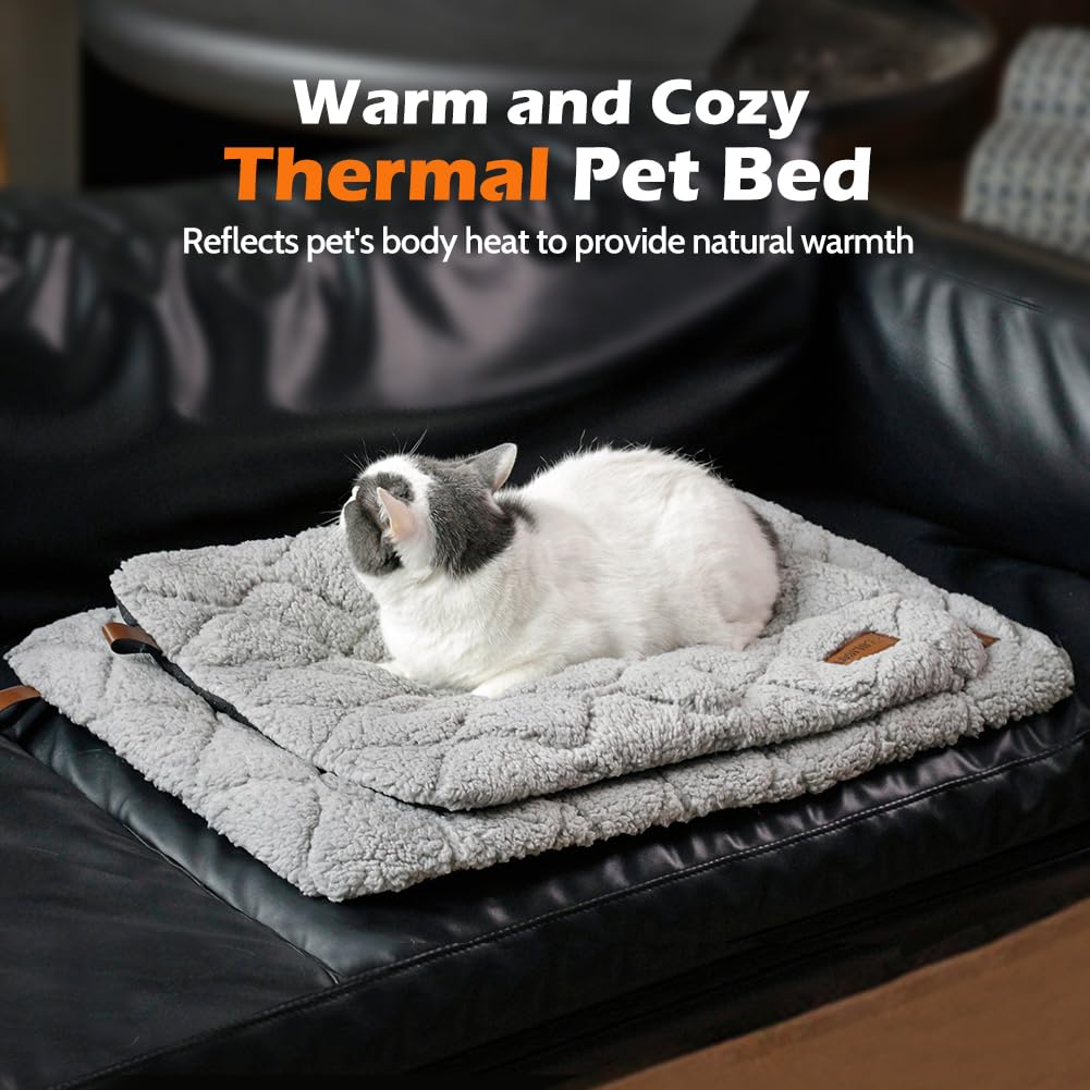 ULIGOTA self-warming cat bed machine washable cover for easy cleaning