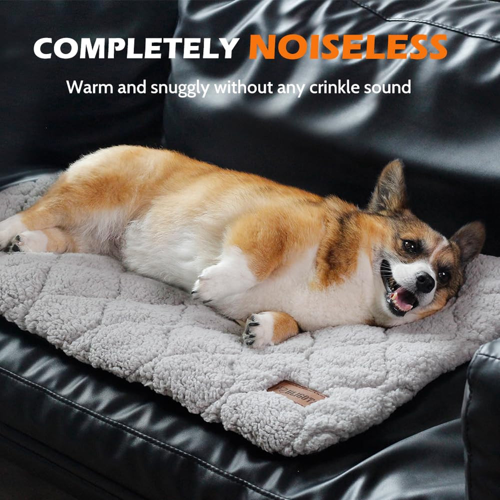 ULIGOTA self-warming cat bed removable cover being detached for washing