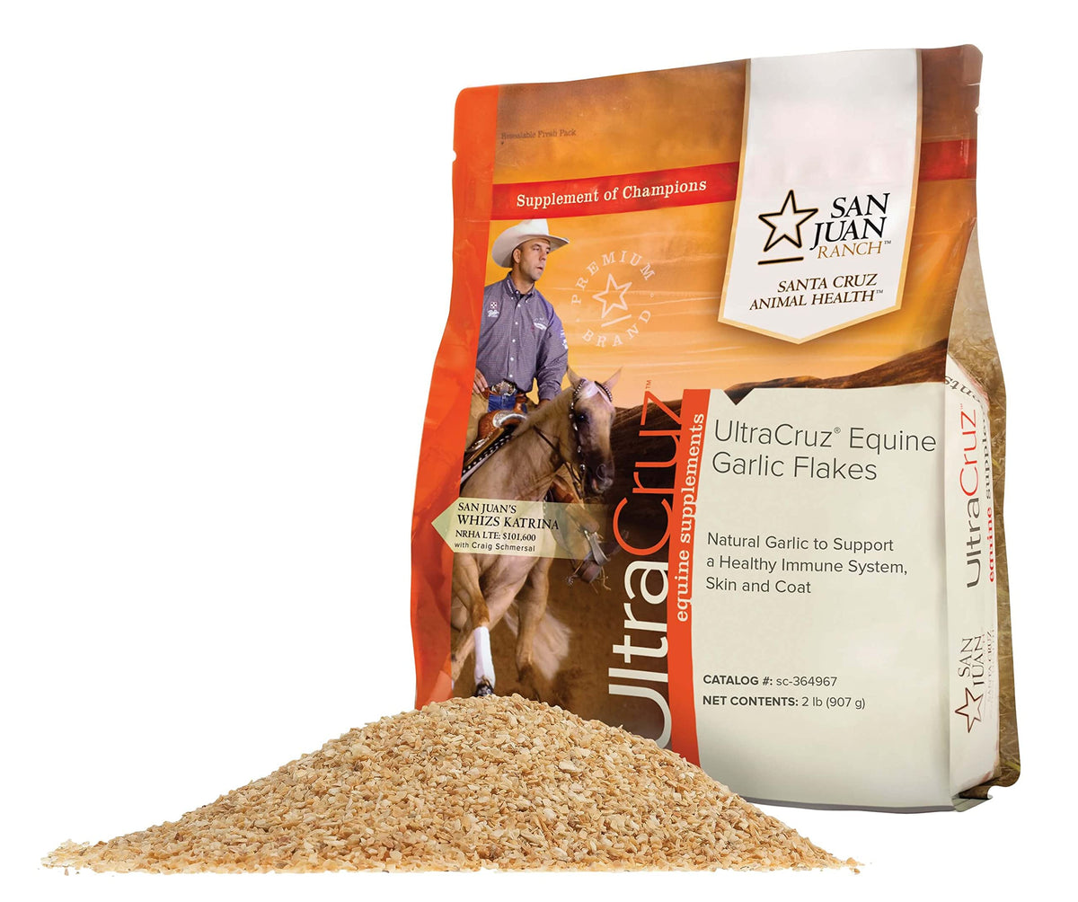 UltraCruz Equine Garlic Flakes 2 lb bag, packaging shown for year-round use.