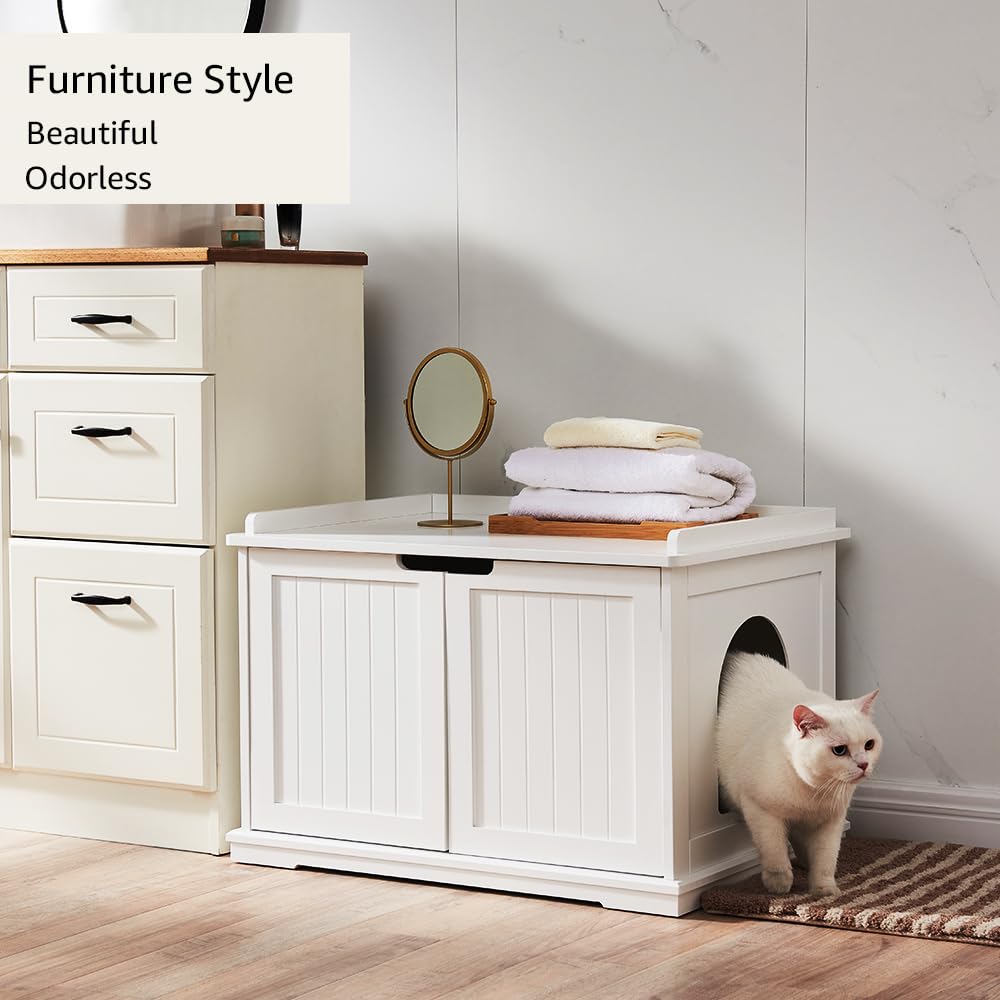 Sturdy door on Unipaws enclosure keeping litter contained and cats secure