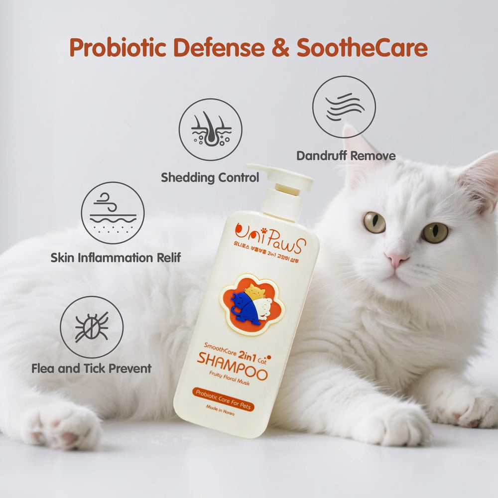 UNIPAWS 2-in-1 foam lather demonstrates easy bath time with calming scent.