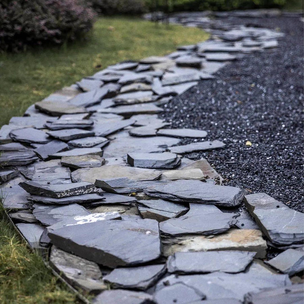 Unocho flat slate stones are easy to arrange for DIY caves and rock platforms.