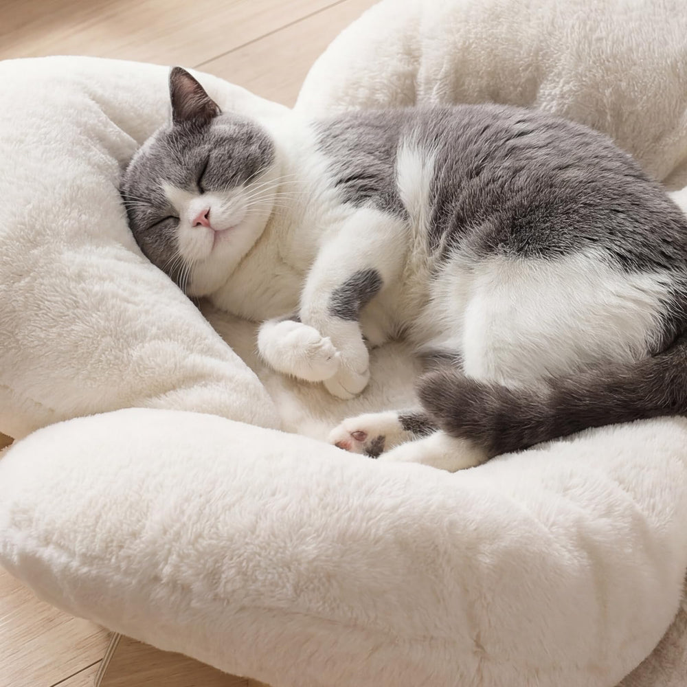 Veehoo cozy haven elevates nap time with warm plush cushioning.