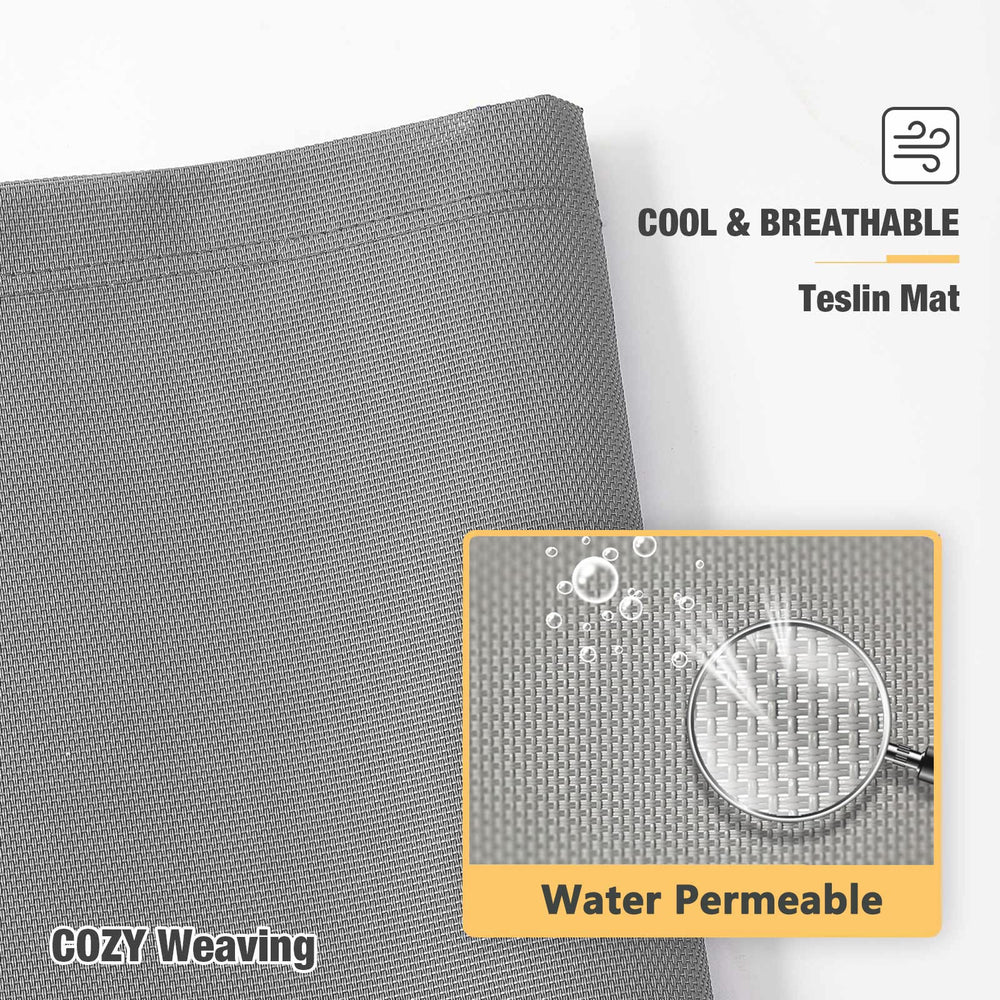 Veehoo easy-clean design: hose off or wipe away dirt and fur.