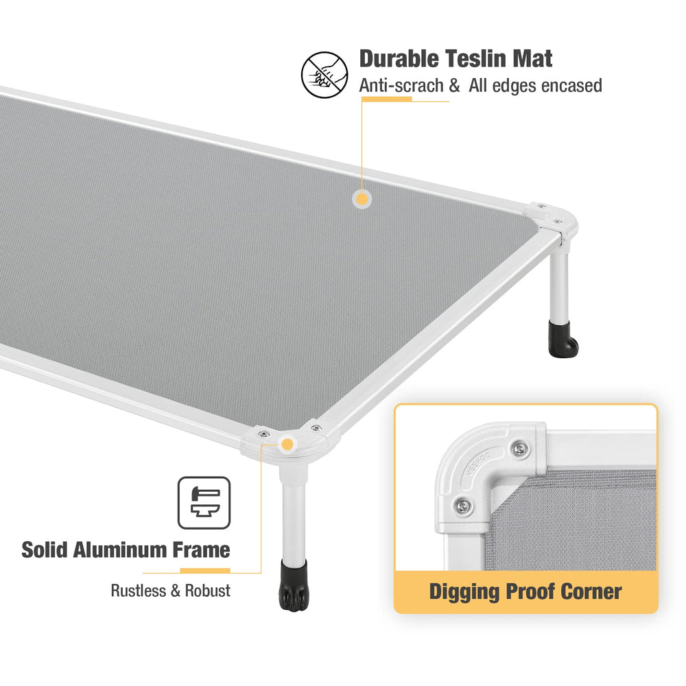 Veehoo elevated 7-inch height keeps dogs off the floor for cleaner paws.
