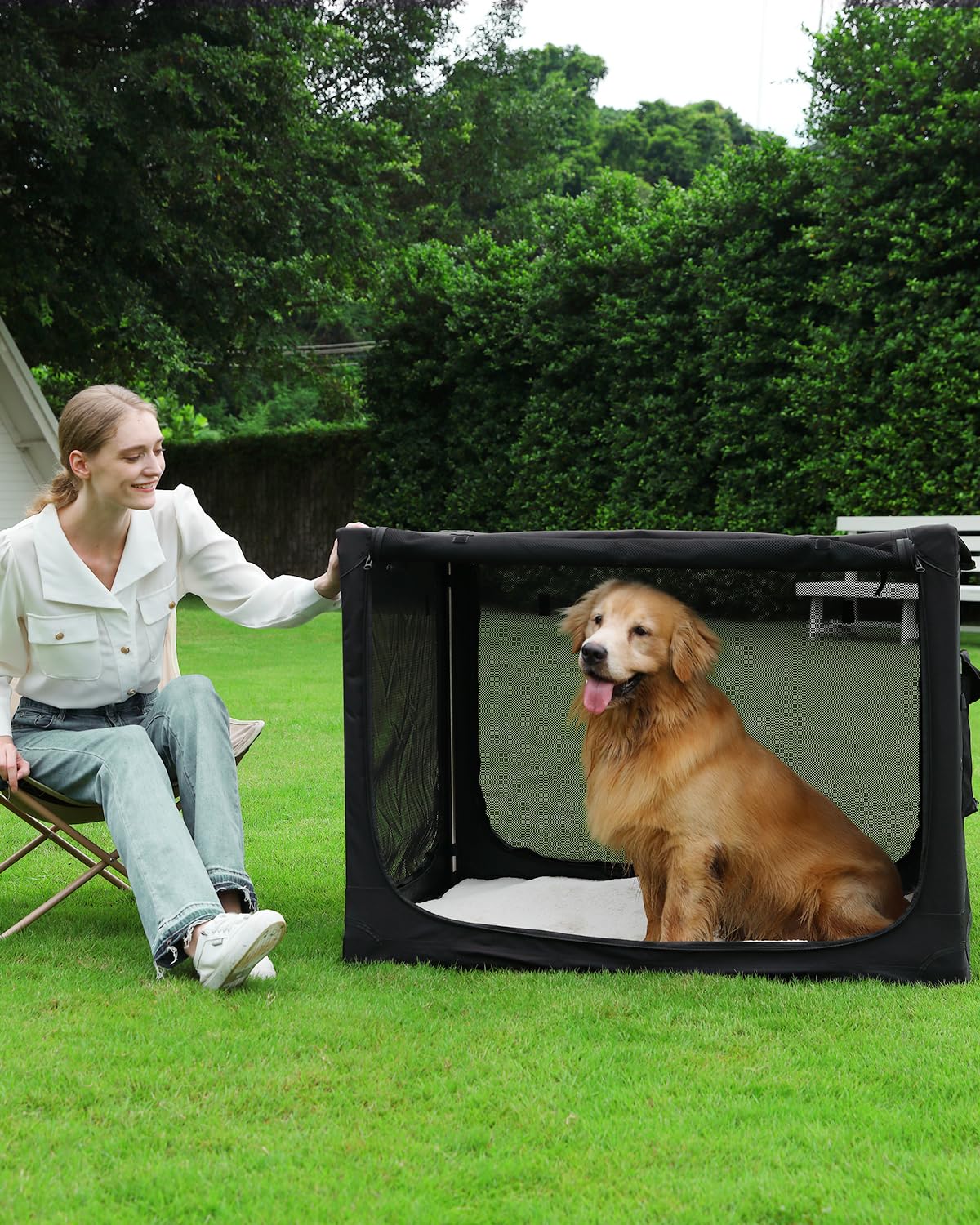 Veraste crate interior spacious for large dogs up to 90 lbs during trips