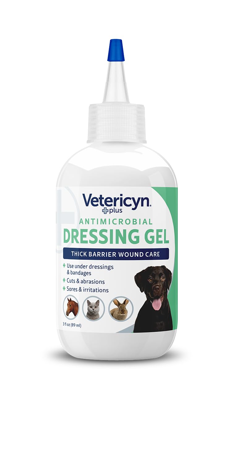 Vetericyn Plus Wound Dressing Gel ready for easy under-bandage application.