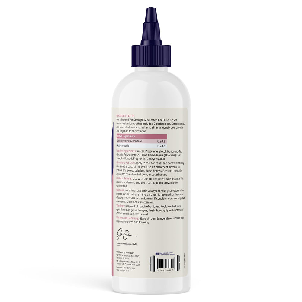 Vetnique Oticbliss ear cleanser for cats in use, gentle cleansing with Aloe soothing.