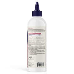Vetnique Oticbliss ear cleanser for cats in use, gentle cleansing with Aloe soothing.