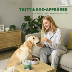 Dog happily chews Vetriuntrix for tasty dental care.