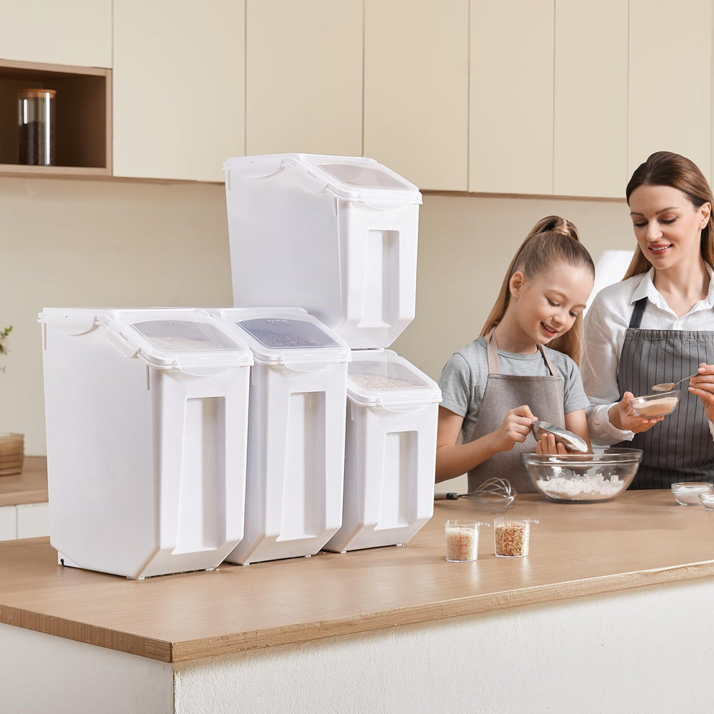 VEVOR measuring cups included with containers for precise portions.