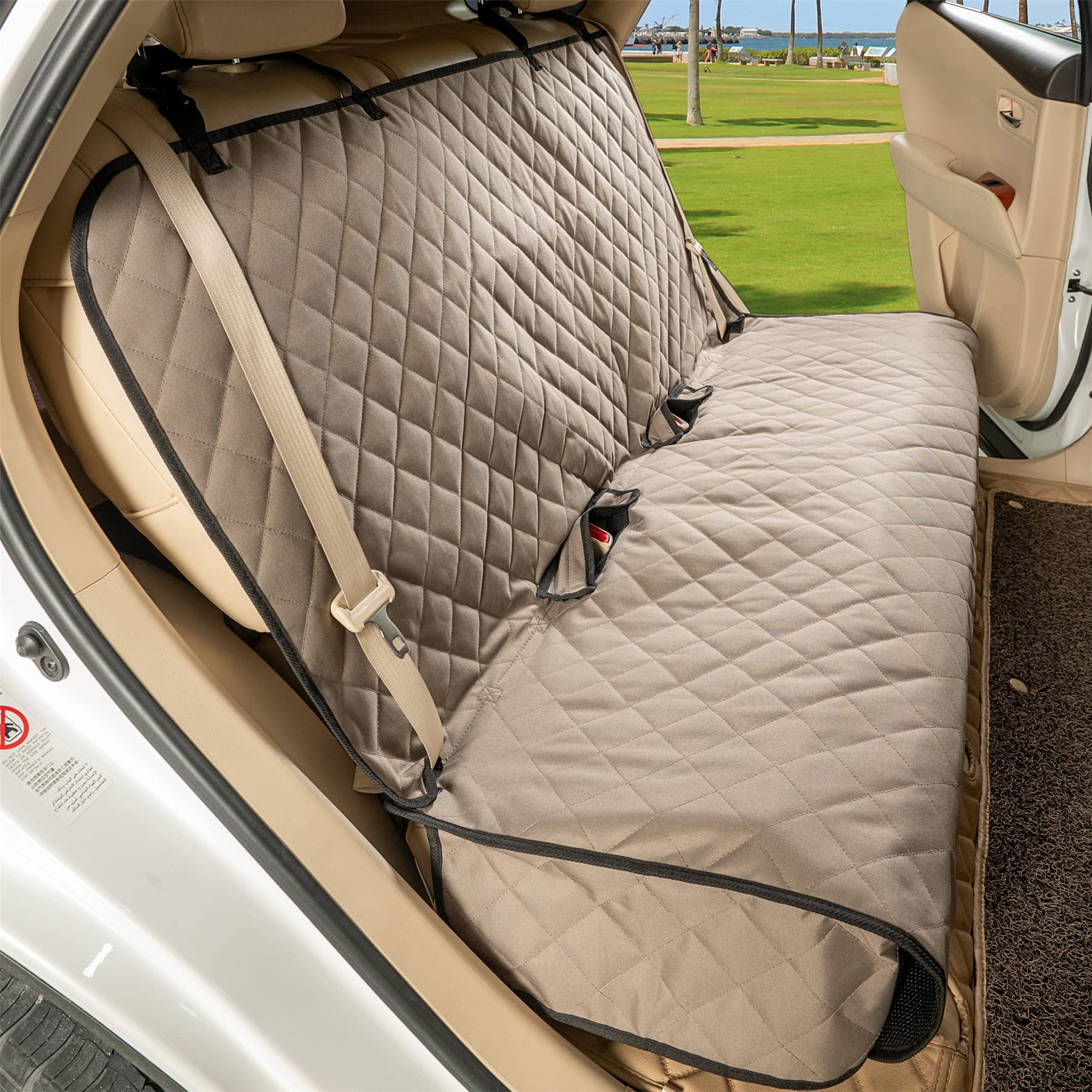 VIEWPETS bench seat cover nonslip design helps prevent movement during drives.