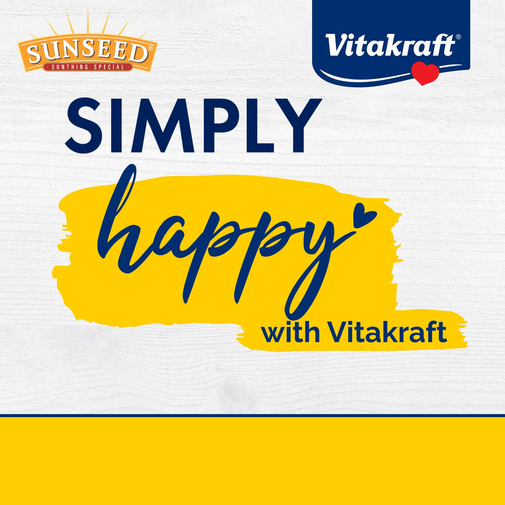 Cockatiel and lovebird enjoying Vita Smart during mealtime