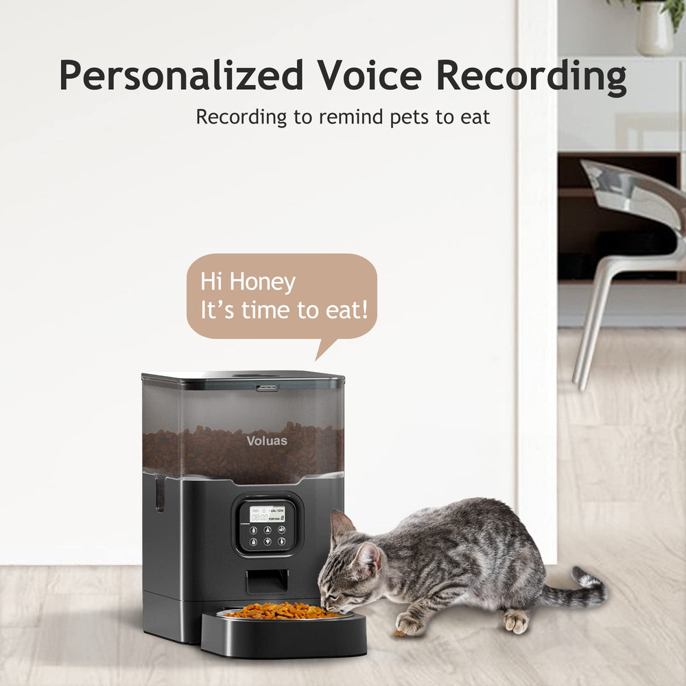 Voluas large capacity container simplifies week-long feeding for pets.