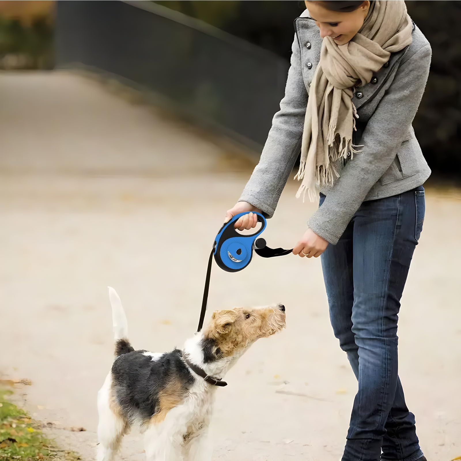 VTOPVMAX durable swivel hook reduces leash tangling during strolls.
