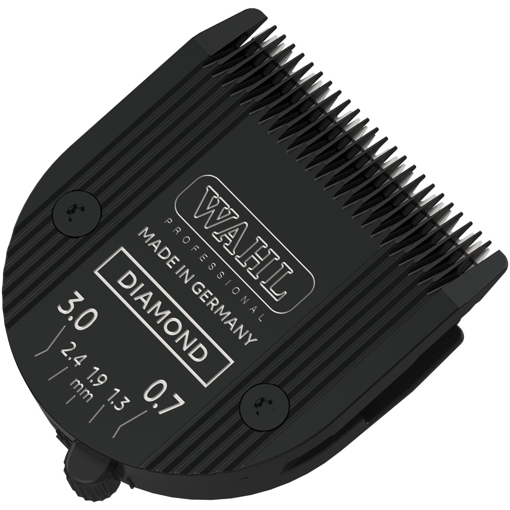 Wahl 5in1 Diamond Blade for Arco enables precise trimming across coat lengths.