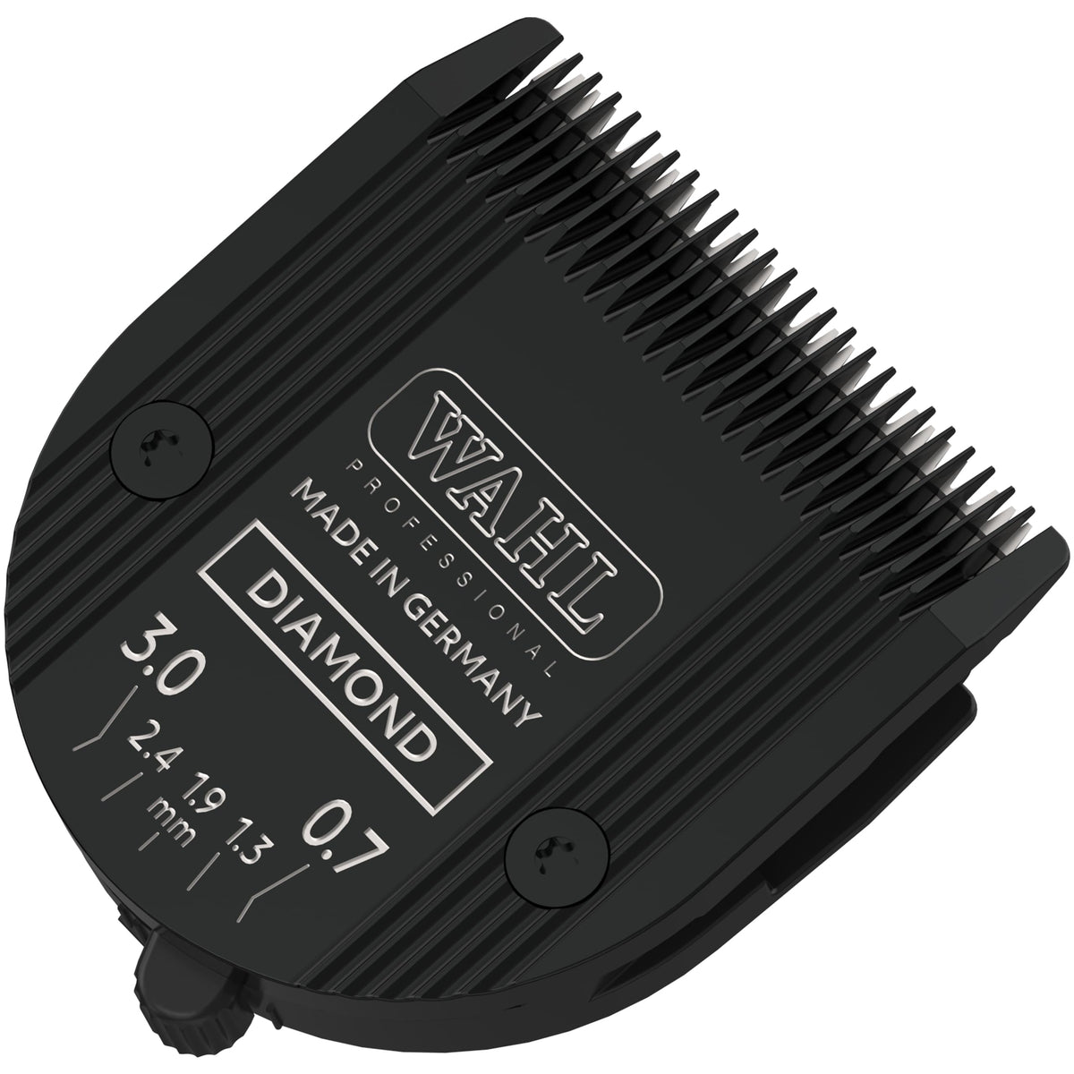 Wahl 5in1 Diamond Blade for Arco enables precise trimming across coat lengths.