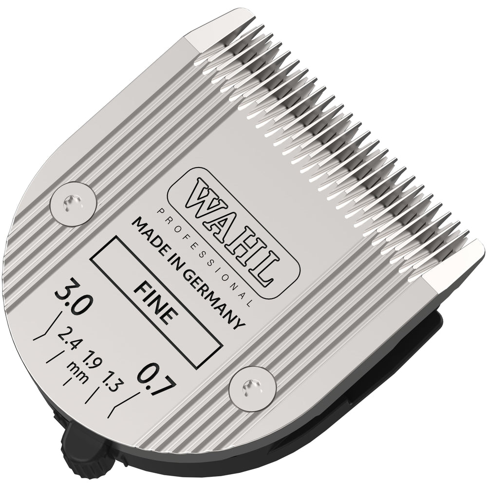 WAHL Professional Animal 5-in-1 blade close-up highlighting adjustable sizes for versatile grooming.
