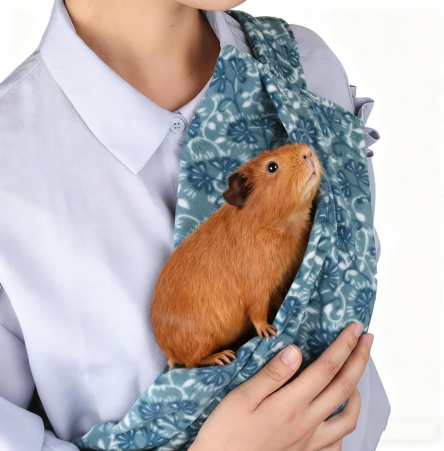 WANGYANXIN guinea pig carrier sling in blue offers secure, hands-free transport
