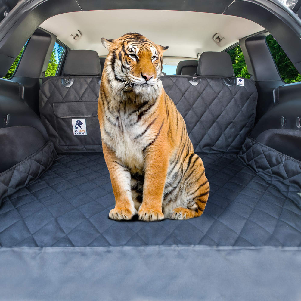 WE LOVE ANIMALS machine washable design makes cleanup fast after paws and mud.