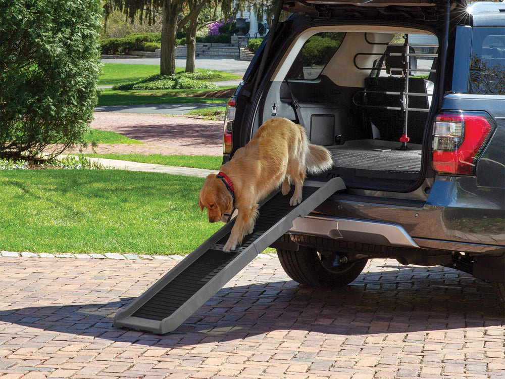 WeatherTech PetRamp lightweight design at 16 pounds for easy handling