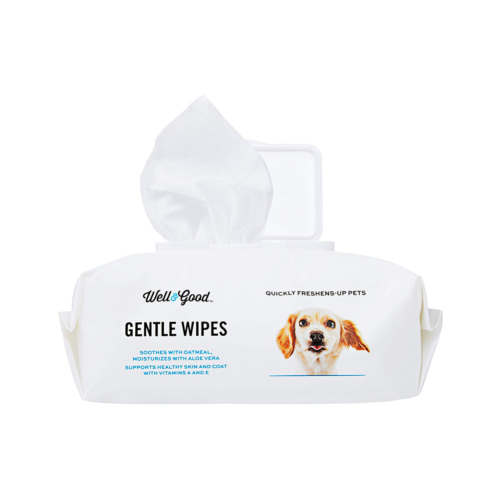 Well & Good wipes used on puppy coat for quick refresh after outdoor play