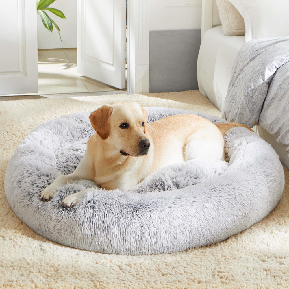 Western Home WH Calming Bed Donut Cuddler helps pets feel secure and cozy.