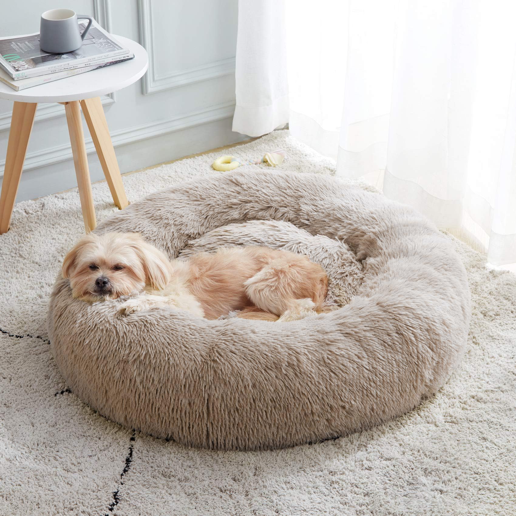 WESTERN HOME WH Calming Bed fabric close-up highlighting soft faux fur for cozy naps.