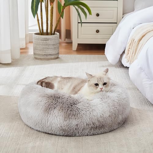 Western Home WH calming bed soft-faux-fur material invites luxurious lounging.