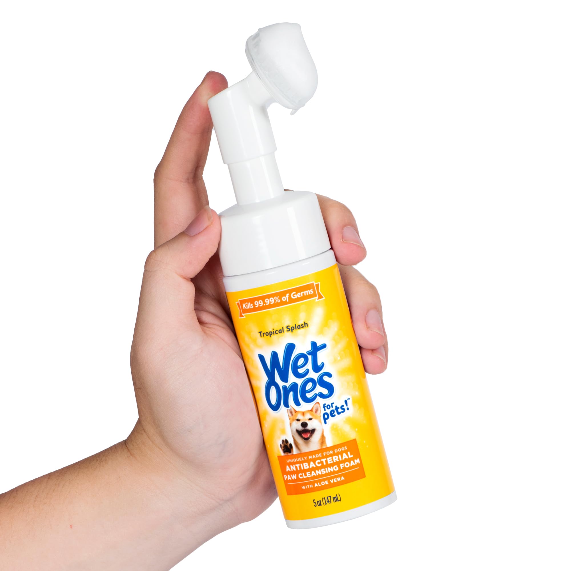 Wet Ones for Pets antibacterial paw care reduces outdoor bacteria on paws