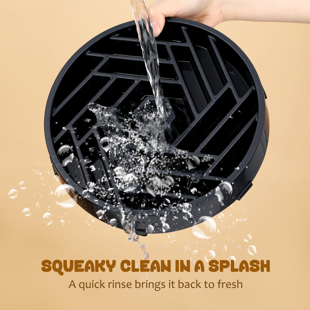 WHIPPY anti-spill design helps keep floors clean during feeding.