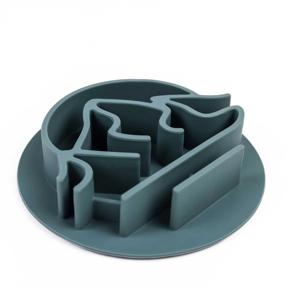 Wilderdog silicone suction base secures the bowl on smooth surfaces