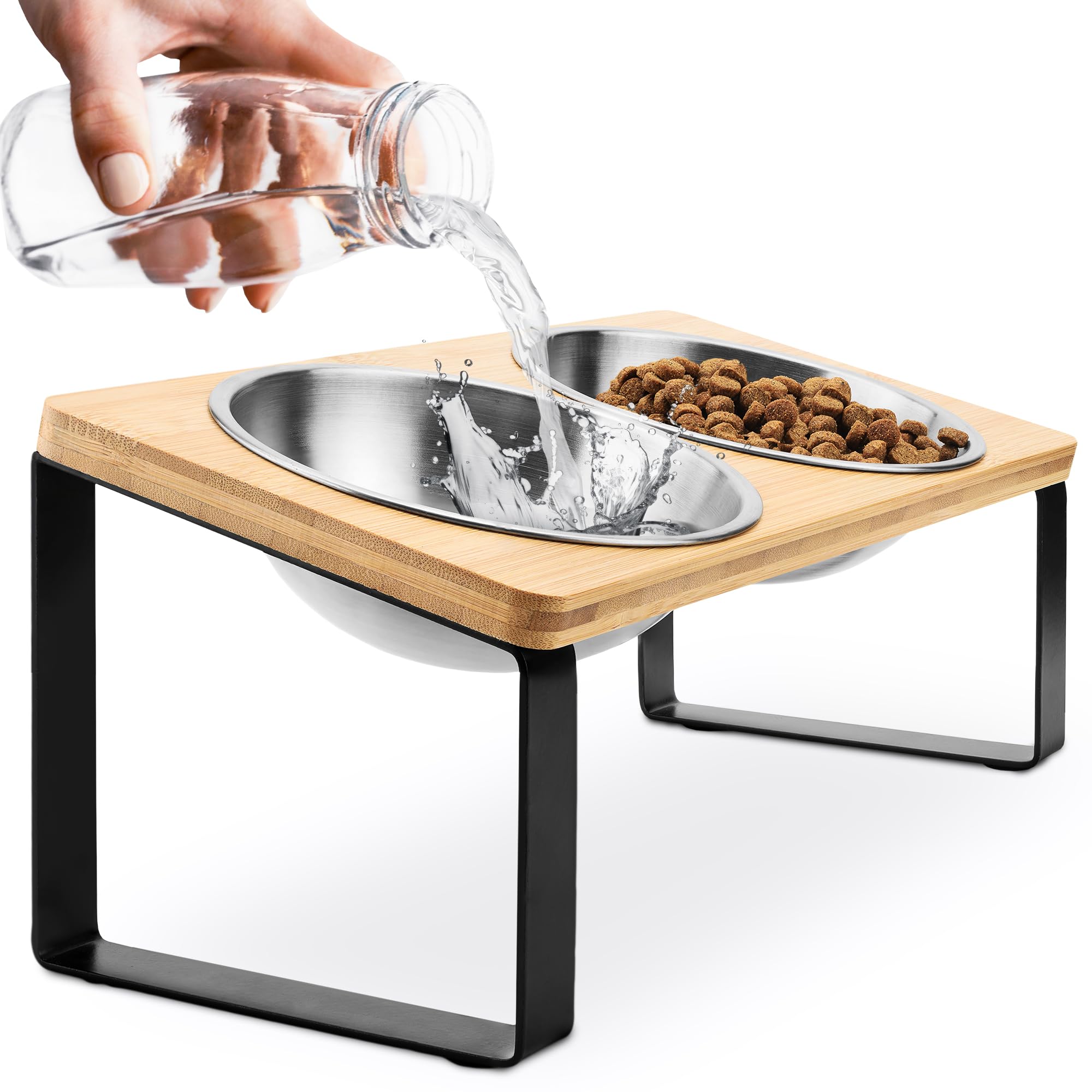 WinTruffles raised cat bowls tilted 17 degrees for comfortable, anti-vomiting mealtimes.