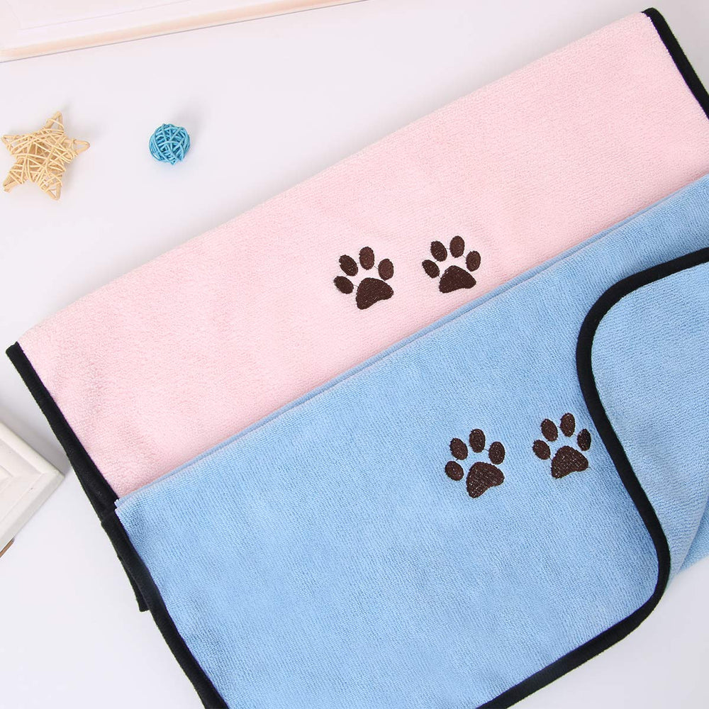 Traps dirt, grease, mud, and hair for cleaner paws and coats.