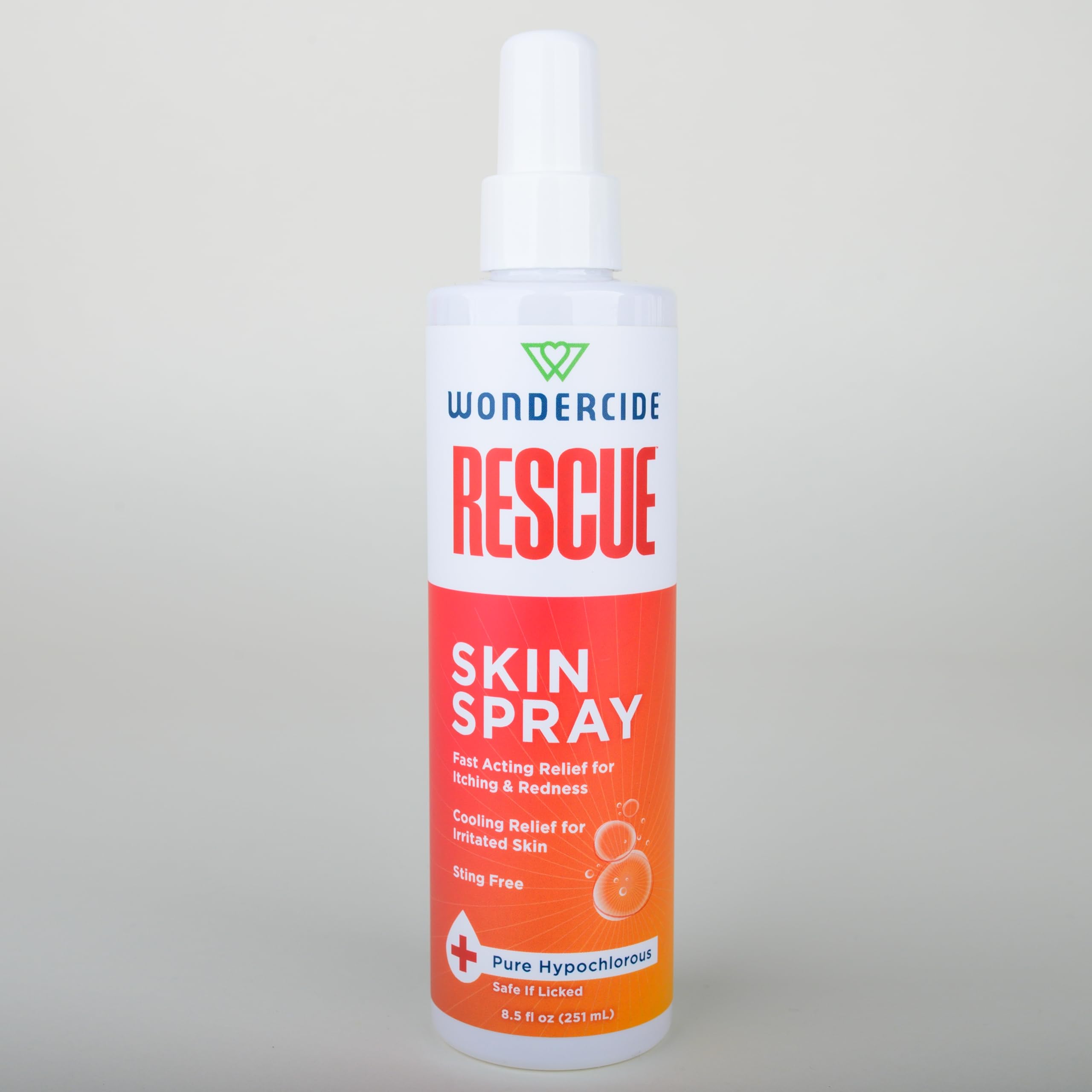 Wondercide Rescue Skin Spray ingredients purified water and salt illustrated.