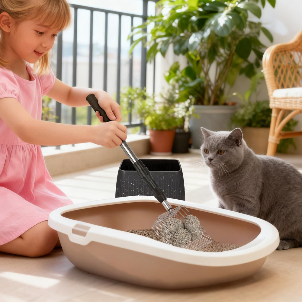 XBX cat litter scoop shown in action with easy clump removal.