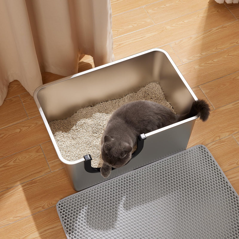 Yangbaga litter box keeps odors contained with non-porous steel.