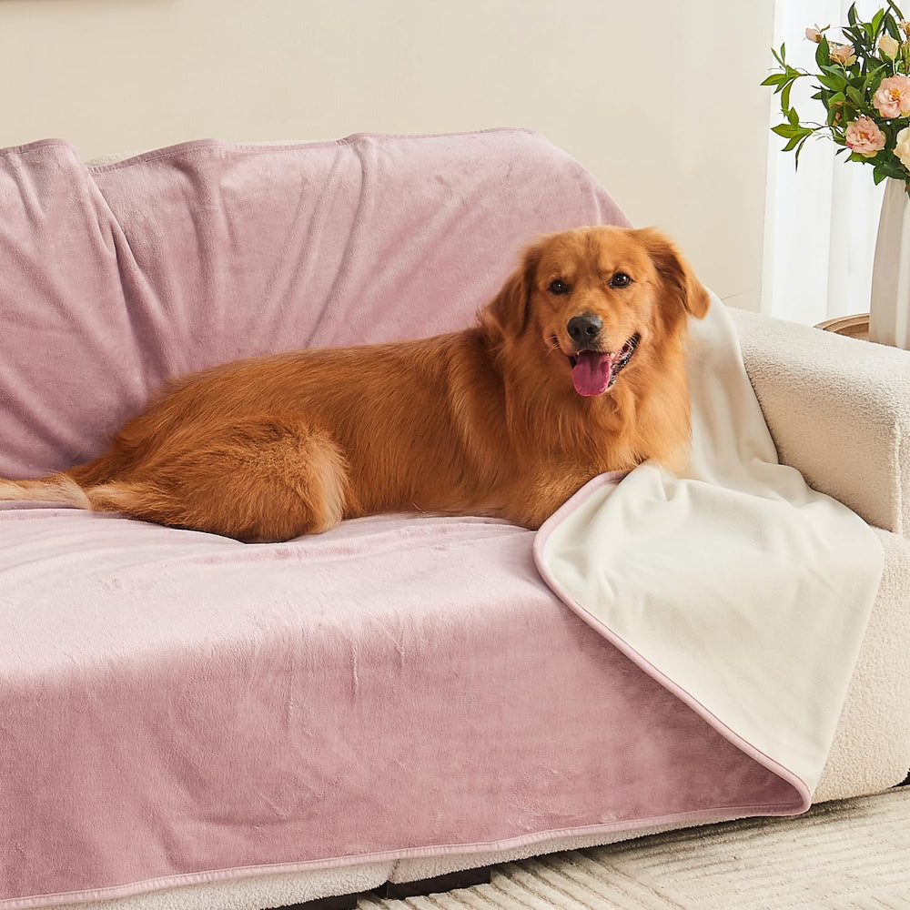 Yaning Blanket bed protector detail highlights sturdy stitching and durable fabric