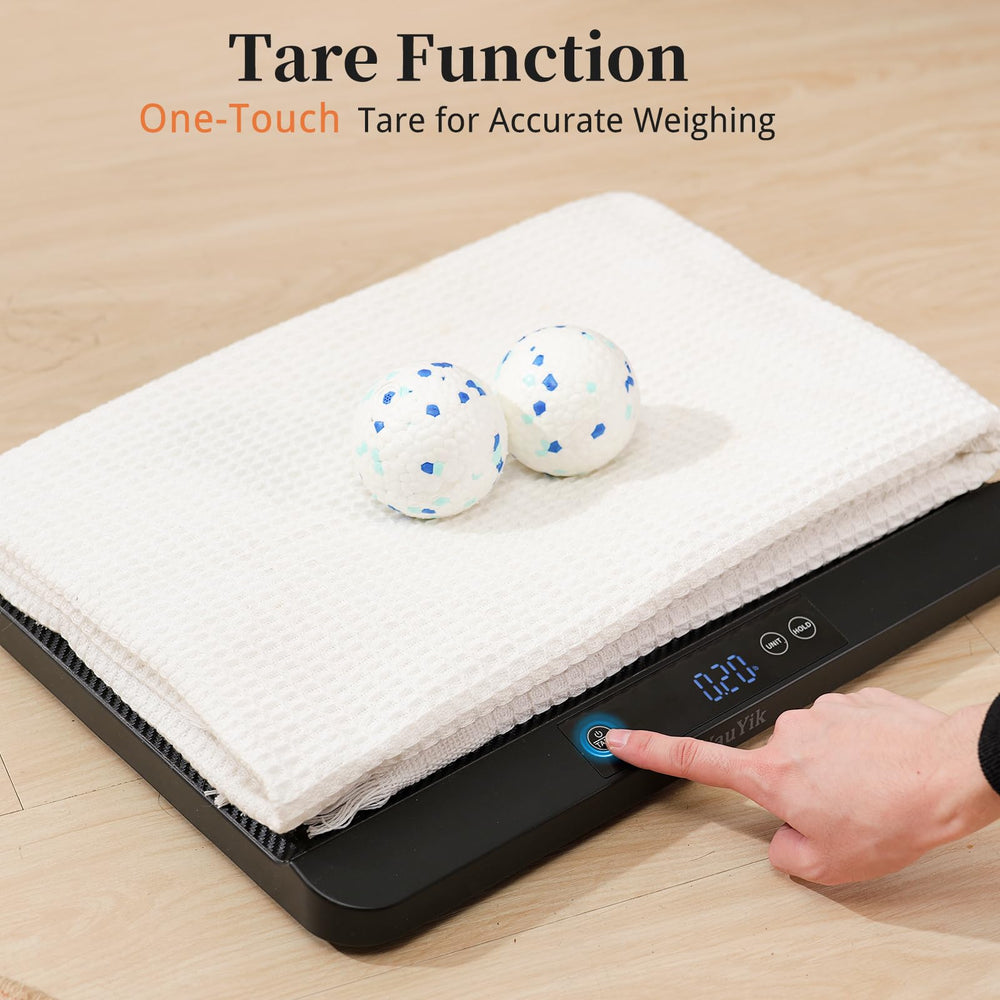 YauYik digital pet scale carbon fiber surface provides reliable grip.
