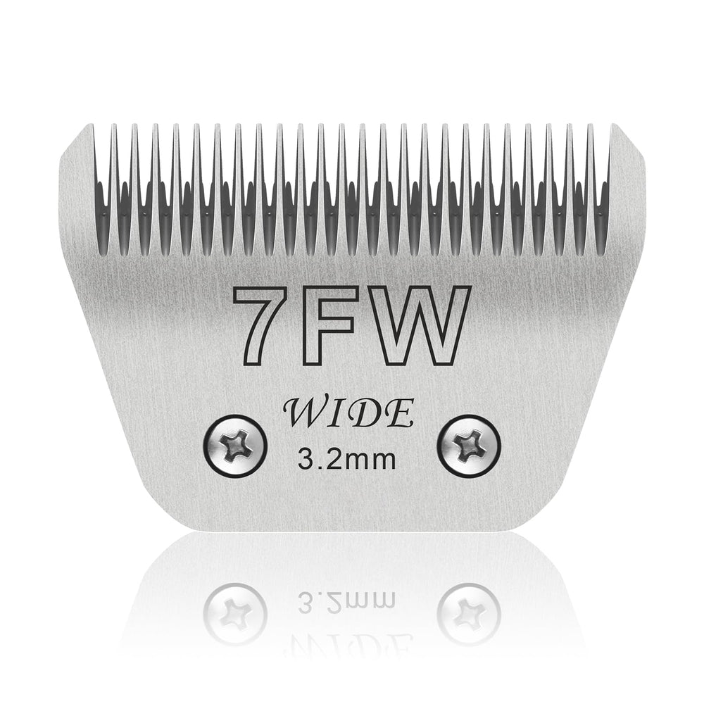 YAZIYIR 7FW wide blade cutting a 1/8 inch trim on a large dog.