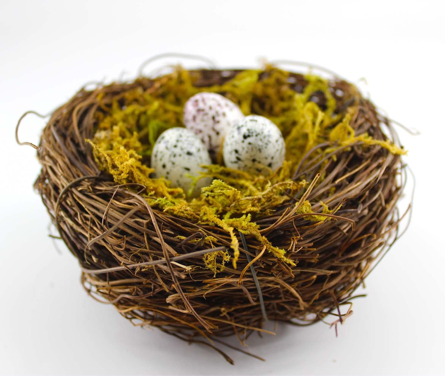 YEUQWJ handcrafted rattan nest close-up showing artisan weave and texture.
