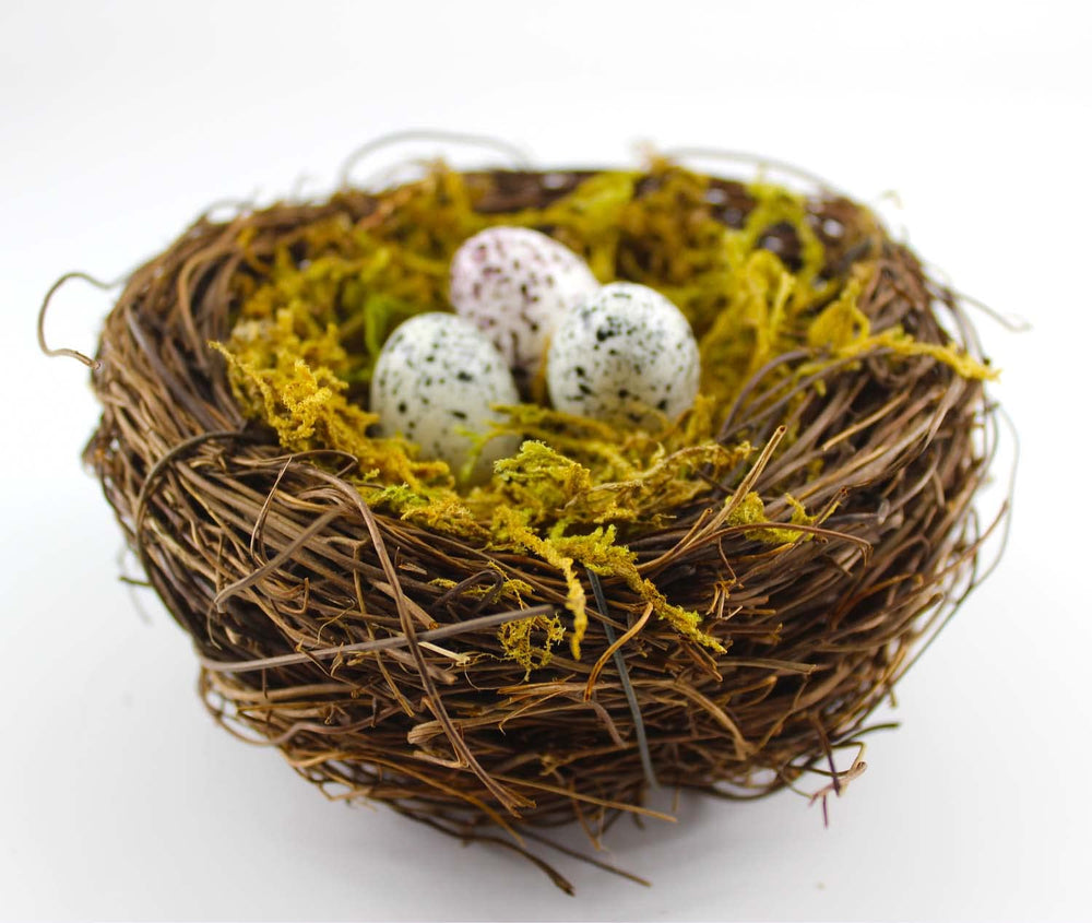 YEUQWJ handcrafted rattan nest close-up showing artisan weave and texture.
