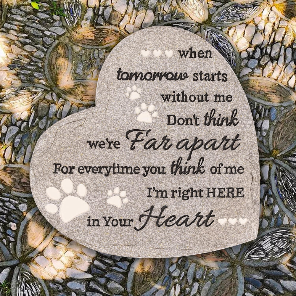 Youdear Memorials heart-shaped paw display suitable for garden or porch