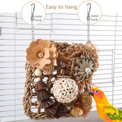 YUEMOOLIX toy reveals diverse materials for varied chewing and foraging.