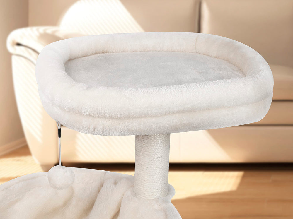 YUNIQUE big condo offers cozy sleeping and lookout space.